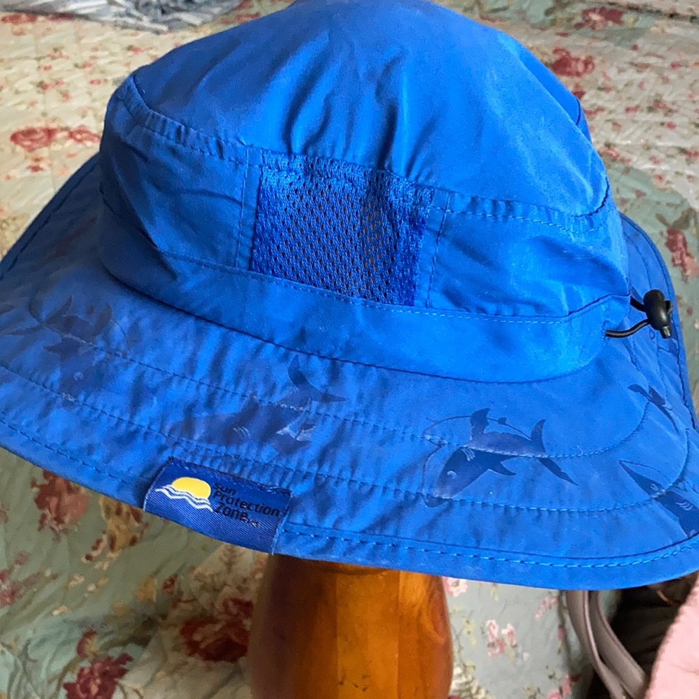 Child swim and sun hat